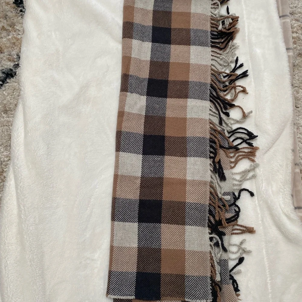 Coach Vintage winter scarf with fringes along one side   Excellent Condition - Picture 2 of 5